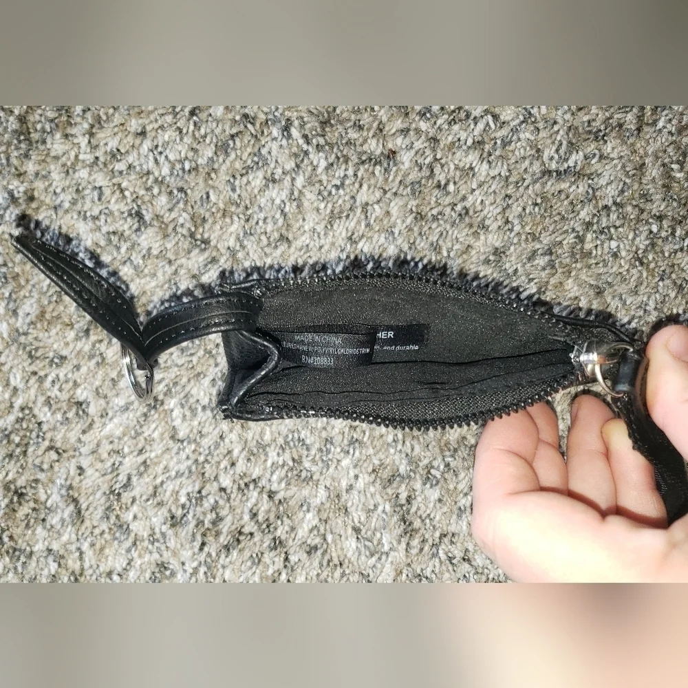 Kenneth Cole Reaction| Black Textured Wallet Wristlet